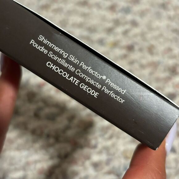 NEW BECCA Cosmetics Highlighter - Chocolate Geode - Picture 7 of 9